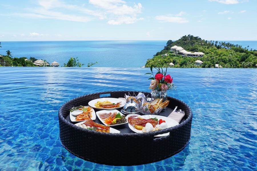 Floating breakfast bali